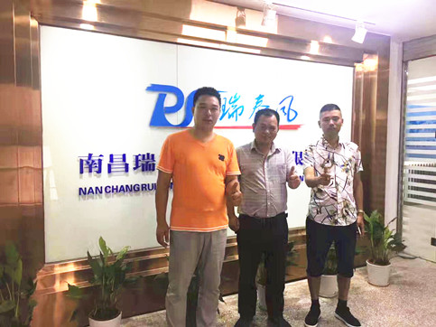 千里探望華中團隊，吹響工業吊扇廠房通風降溫沖鋒號