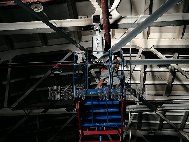 工業風扇轉動對屋頂結構的沖擊大嗎？